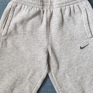 Boys grey Nike sweatpants